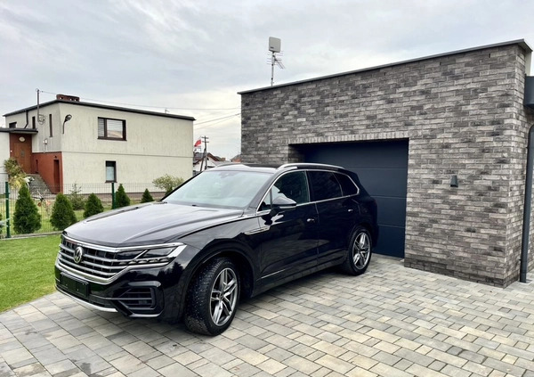 Volkswagen Touareg cena 179900 przebieg: 195000, rok produkcji 2018 z Słupca małe 497